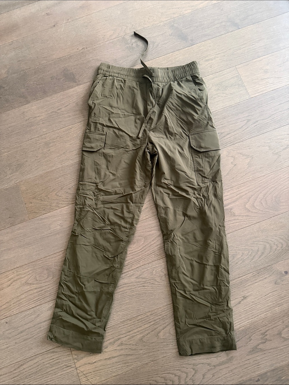 Canada Goose Olive Green Men's Cargo Pants - Casual Utility Style XS